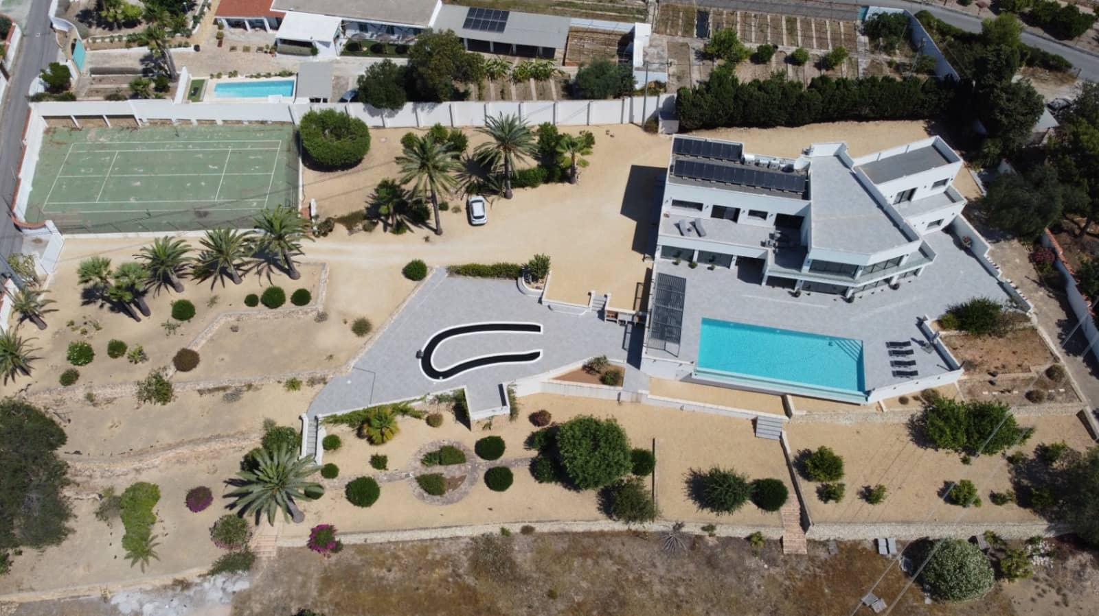 5 bedroom Villa for sale in Altea with pool garage - € 2,700,000 (Ref: 9956583)