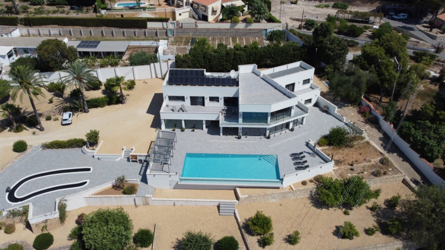 5 bedroom Villa for sale in Altea with pool garage - € 2,700,000 (Ref: 9956583)