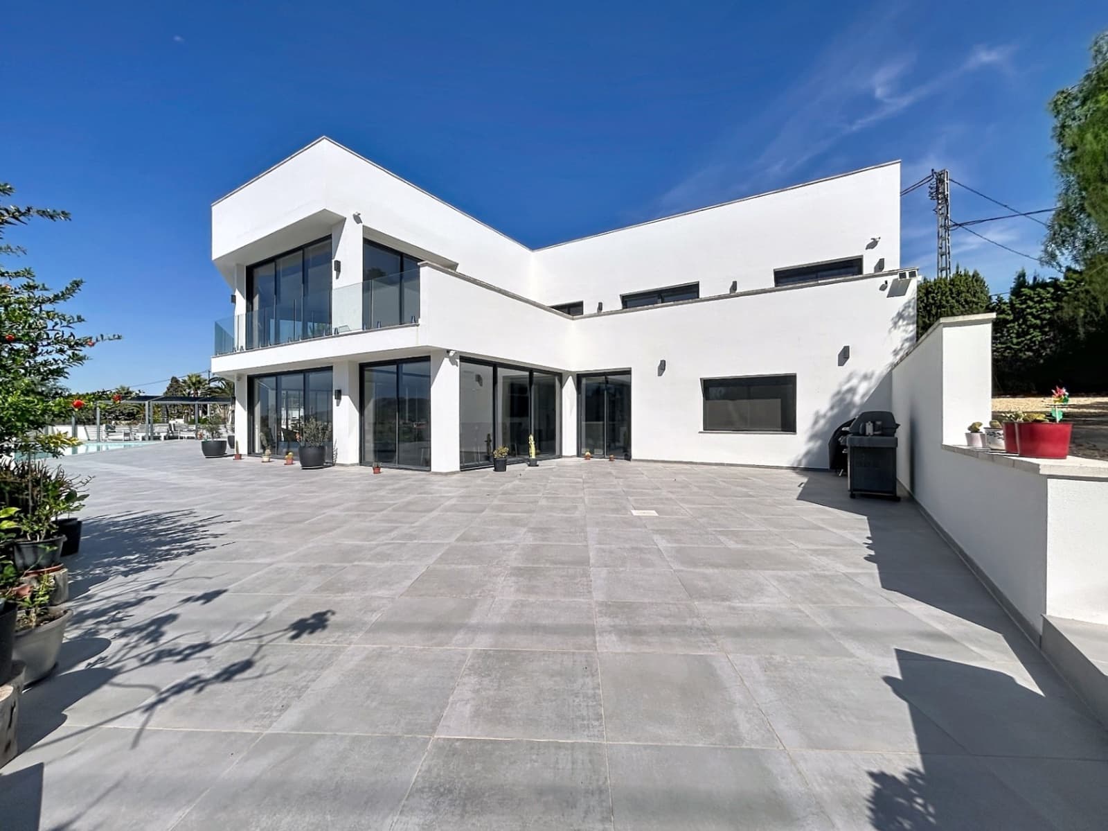5 bedroom Villa for sale in Altea with pool garage - € 2,700,000 (Ref: 9956583)