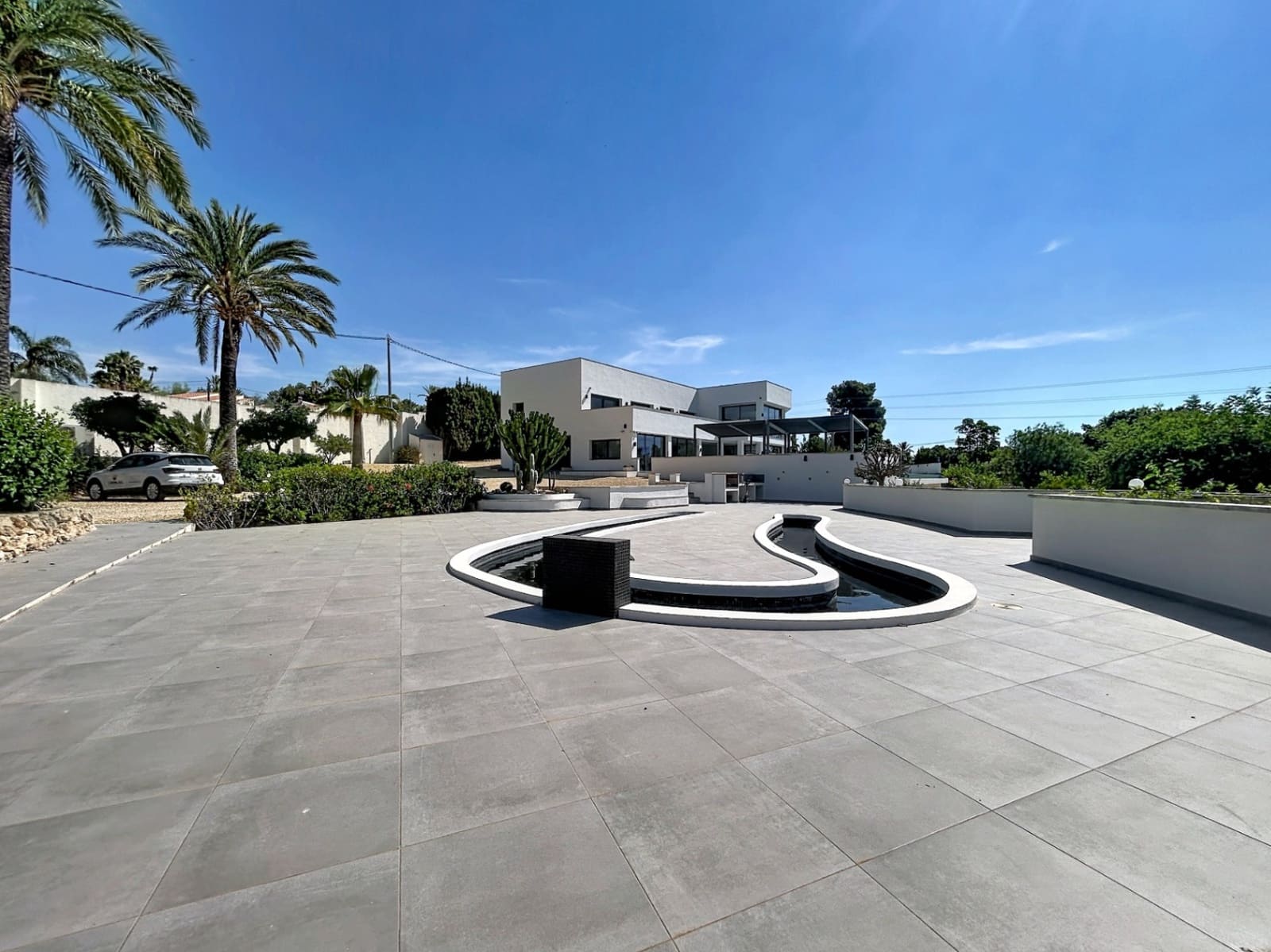 5 bedroom Villa for sale in Altea with pool garage - € 2,700,000 (Ref: 9956583)