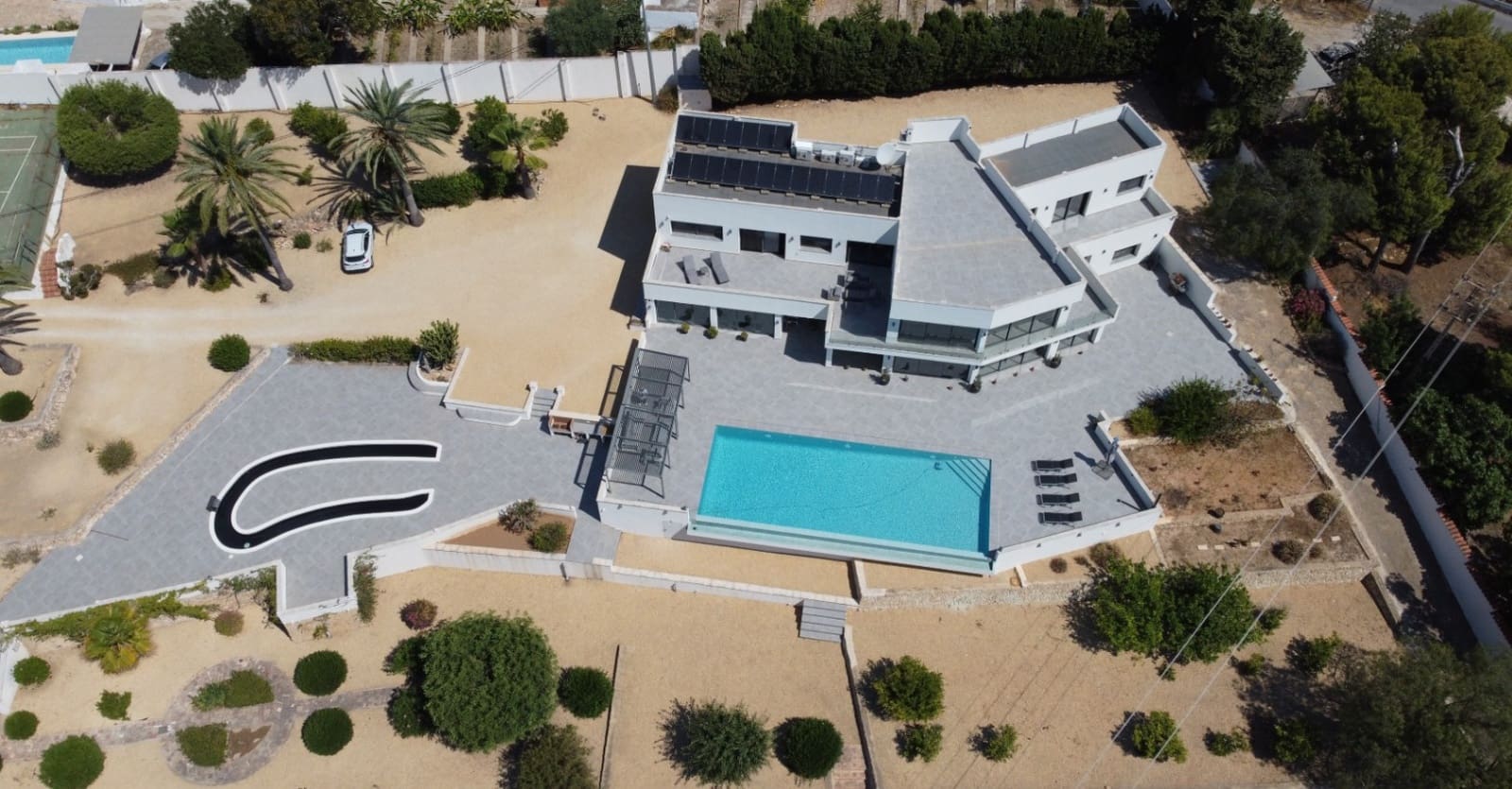 5 bedroom Villa for sale in Altea with pool garage - € 2,700,000 (Ref: 9956583)