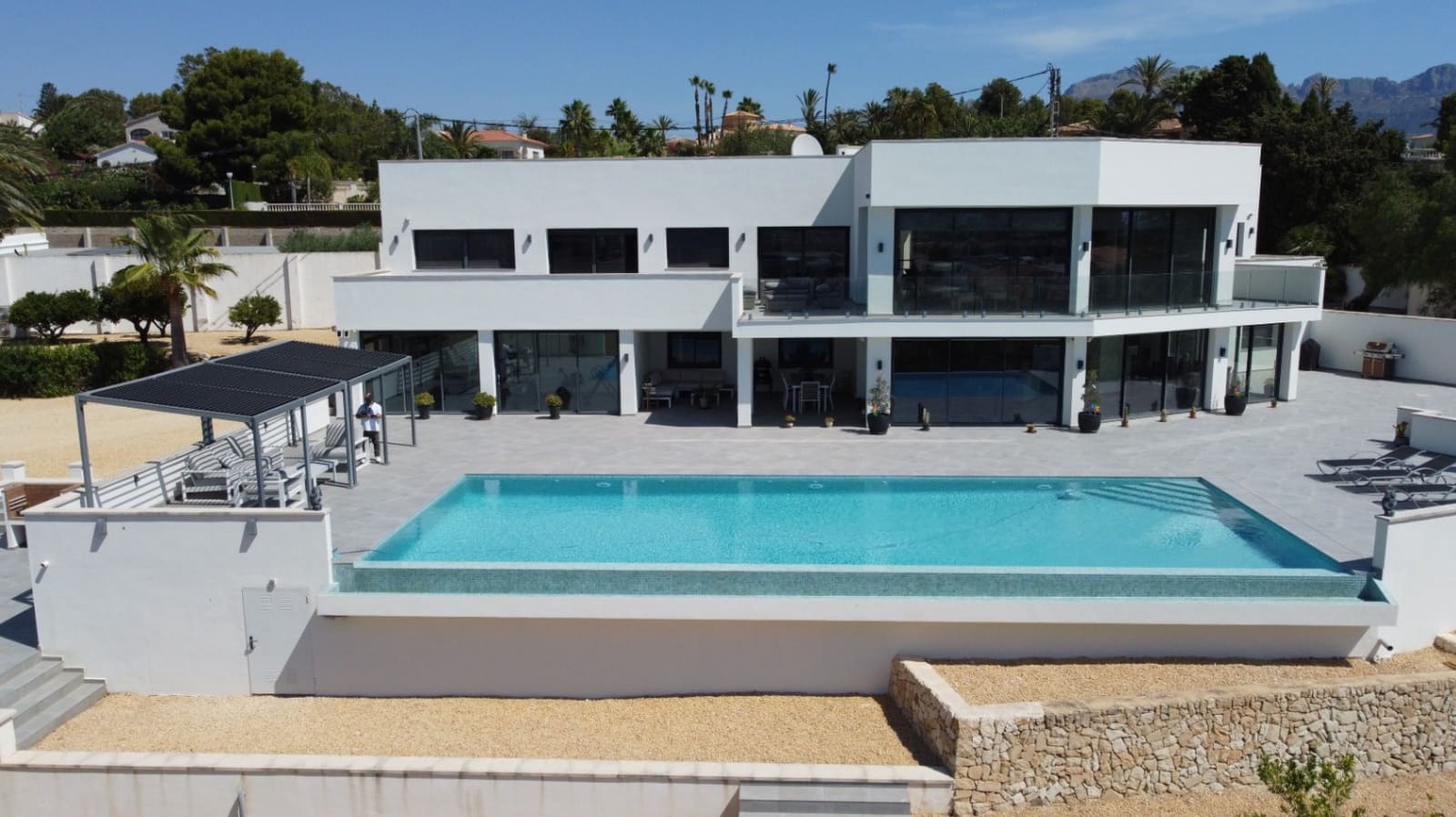 5 bedroom Villa for sale in Altea with pool garage - € 2,700,000 (Ref: 9956583)