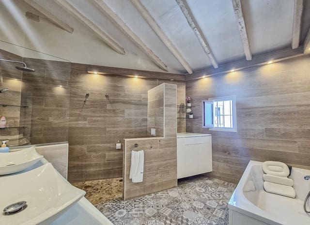 4 bedroom Semi-detached Villa for sale in Altea with garage - € 799,000 (Ref: 9958522)