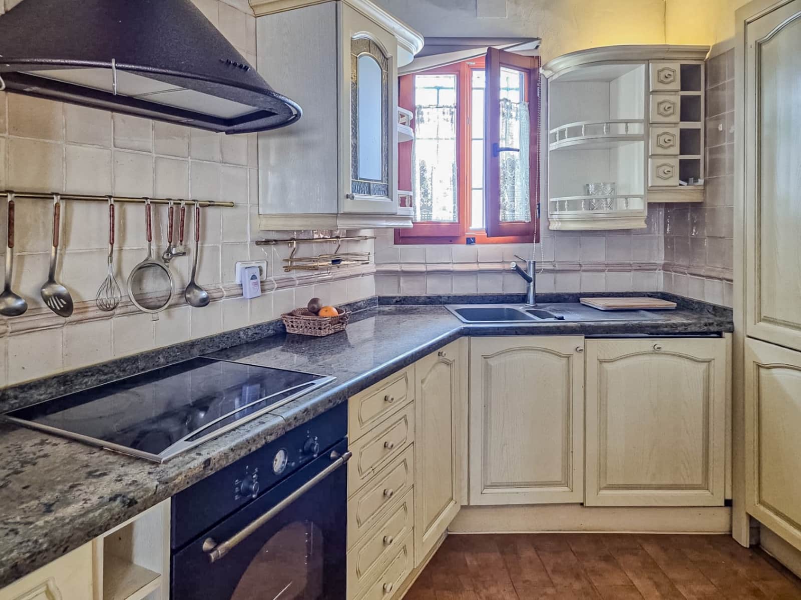 4 slaapkamer Halfvrijstaande villa te koop in Altea met garage - € 799.000 (Ref: 9958522)