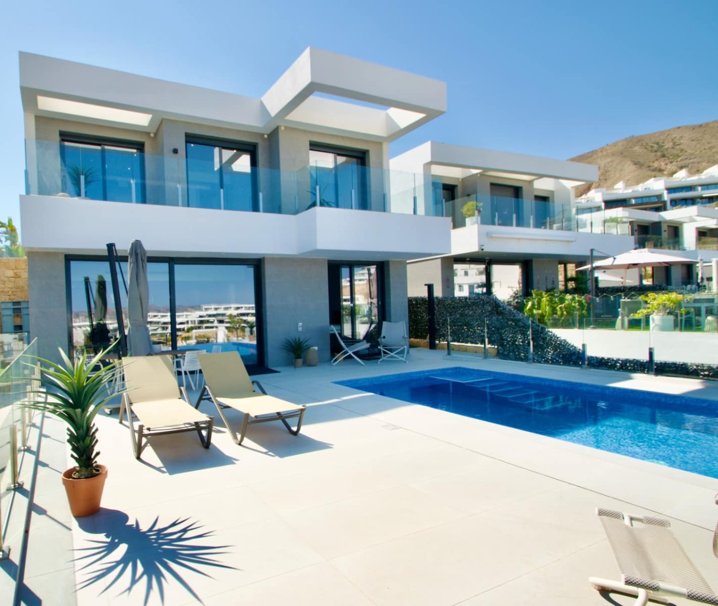 4 soveværelse Villa til salg i Finestrat med swimmingpool garage - € 1.735.000 (Ref: 9965785)