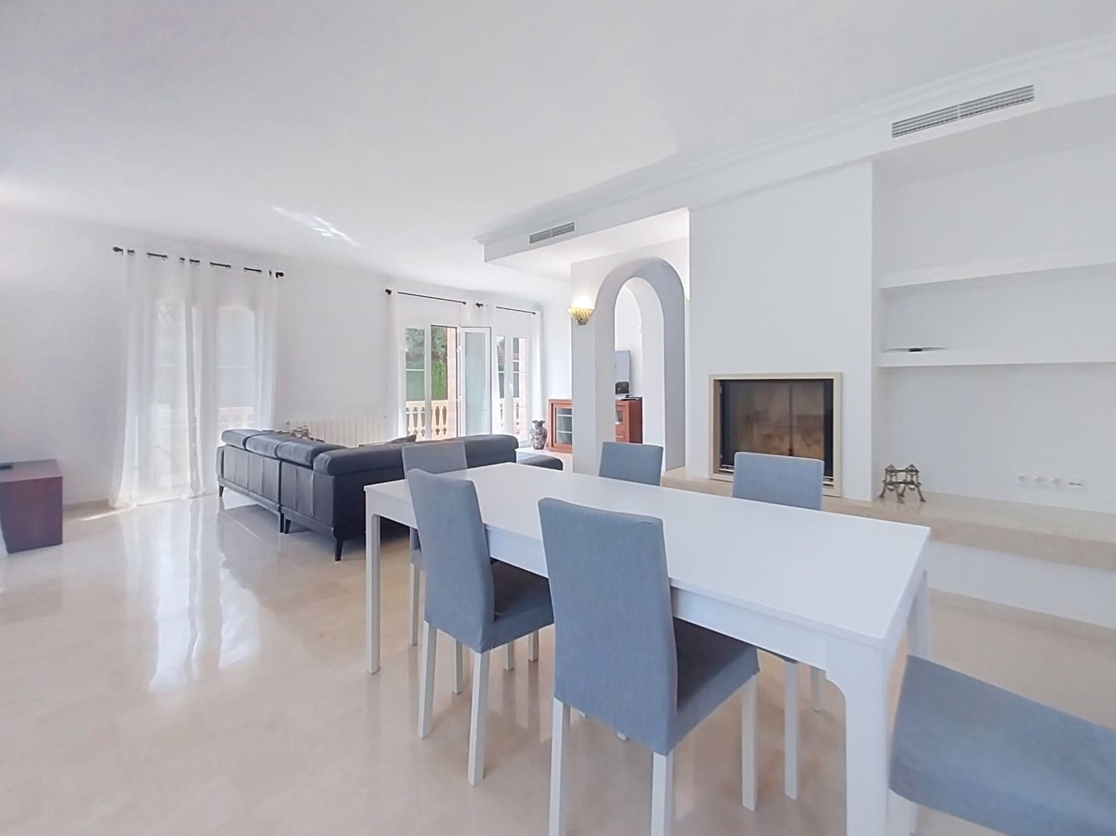 4 quarto Moradia para venda em Finestrat com piscina garagem - 950 000 € (Ref: 9965928)