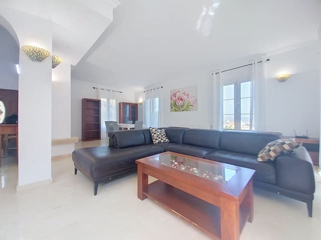 4 chambre Villa/Maison à vendre à Finestrat Pueblo, Finestrat avec piscine garage - 950 000 € (Ref: 9965928)
