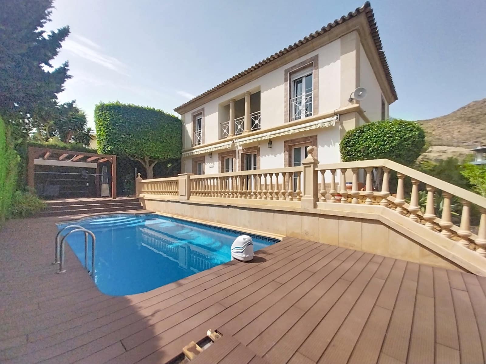 4 quarto Moradia para venda em Finestrat com piscina garagem - 950 000 € (Ref: 9965928)