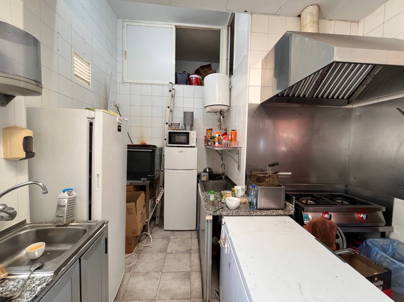 Commercial for sale in Altea - € 199,000 (Ref: 9974371)