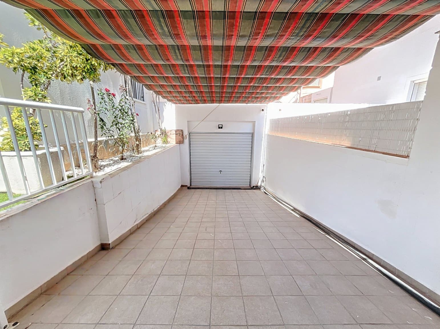 4 soveværelse Villa til salg i Albir med swimmingpool garage - € 599.000 (Ref: 9980636)