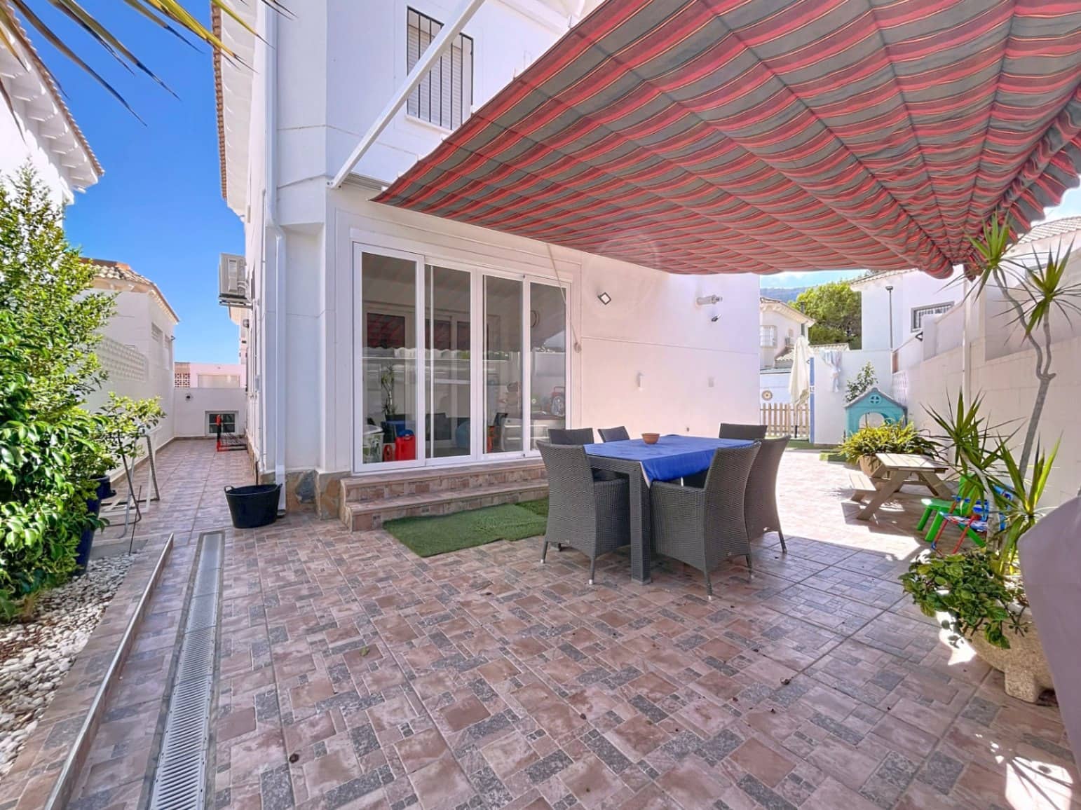 4 soveværelse Villa til salg i Albir med swimmingpool garage - € 599.000 (Ref: 9980636)