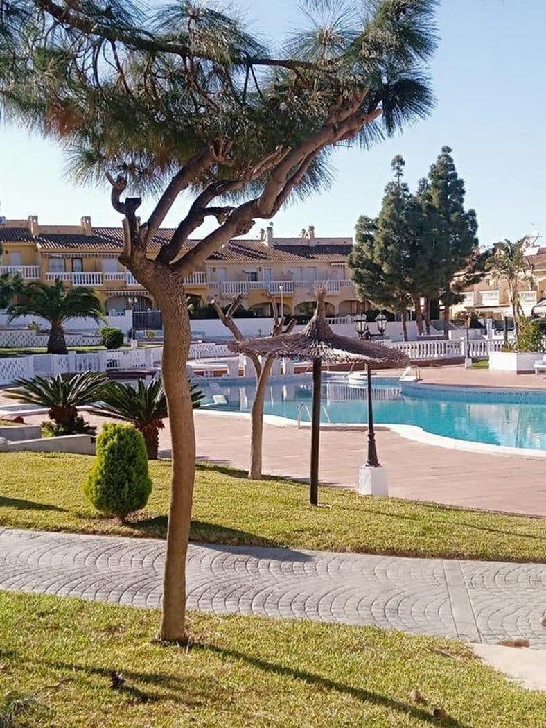 2 sovrum Semi-fristående Villa till salu i El Campello med pool garage - 249 000 € (Ref: 10044594)