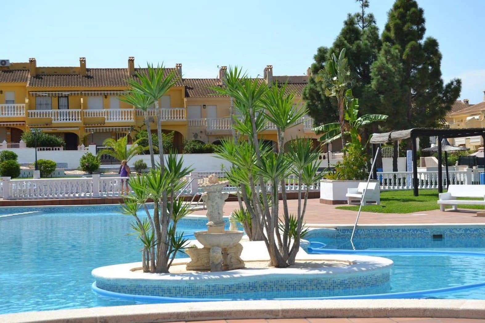 2 sovrum Semi-fristående Villa till salu i El Campello med pool garage - 249 000 € (Ref: 10044594)
