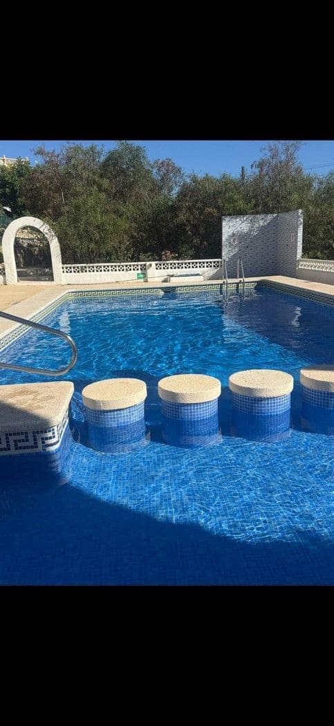 4 sovrum Semi-fristående Villa till salu i El Campello med pool - 299 000 € (Ref: 10044595)