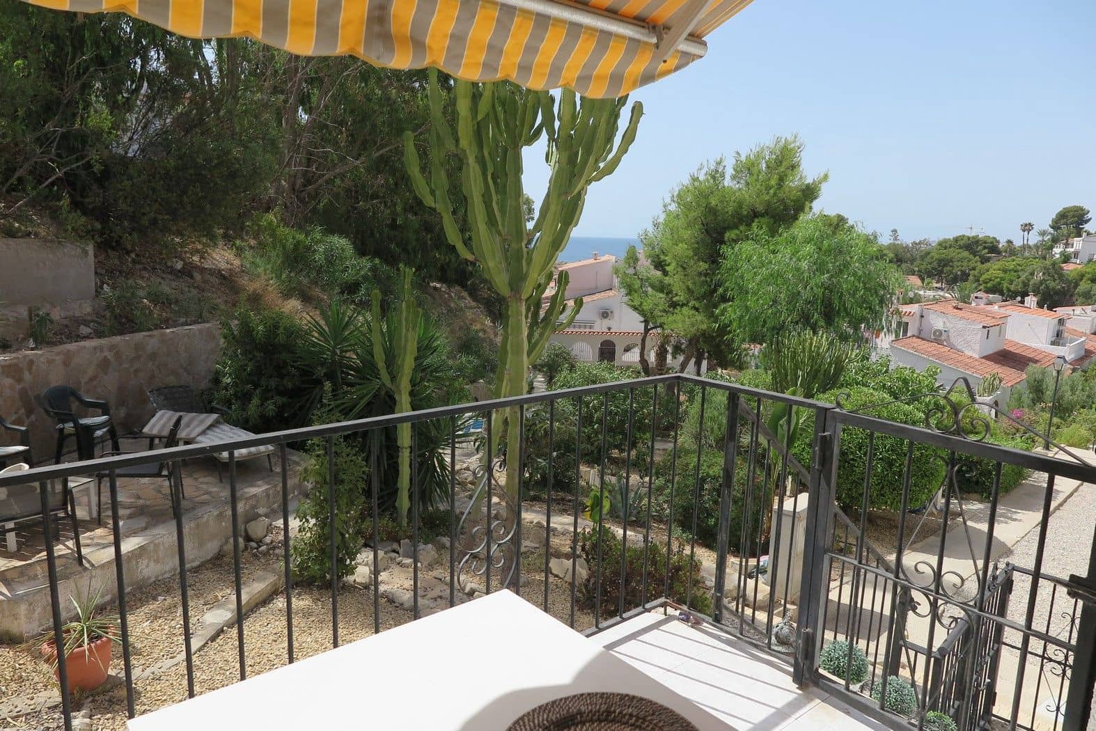 4 sovrum Semi-fristående Villa till salu i El Campello med pool - 299 000 € (Ref: 10044595)