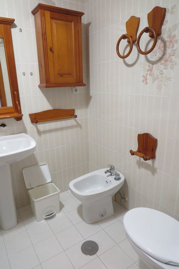 Pareado de 3 habitaciones en El Campello en alquiler con piscina garaje - 1.000 € (Ref: 10049978)