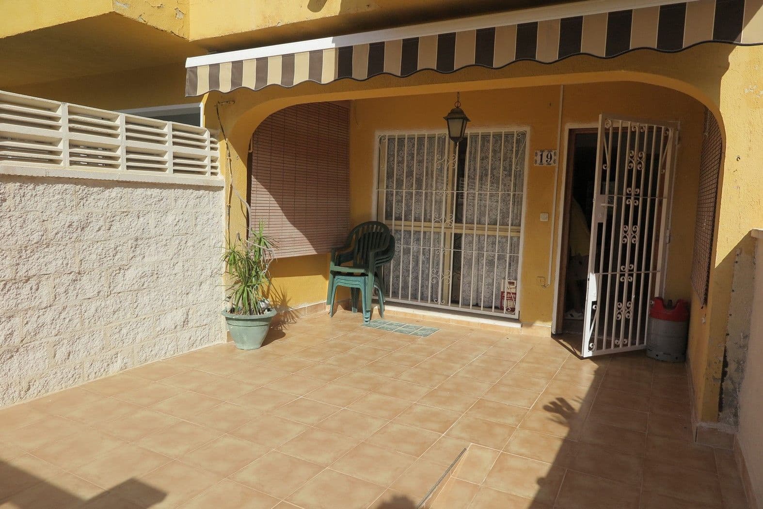 Pareado de 3 habitaciones en El Campello en alquiler con piscina garaje - 1.000 € (Ref: 10049978)