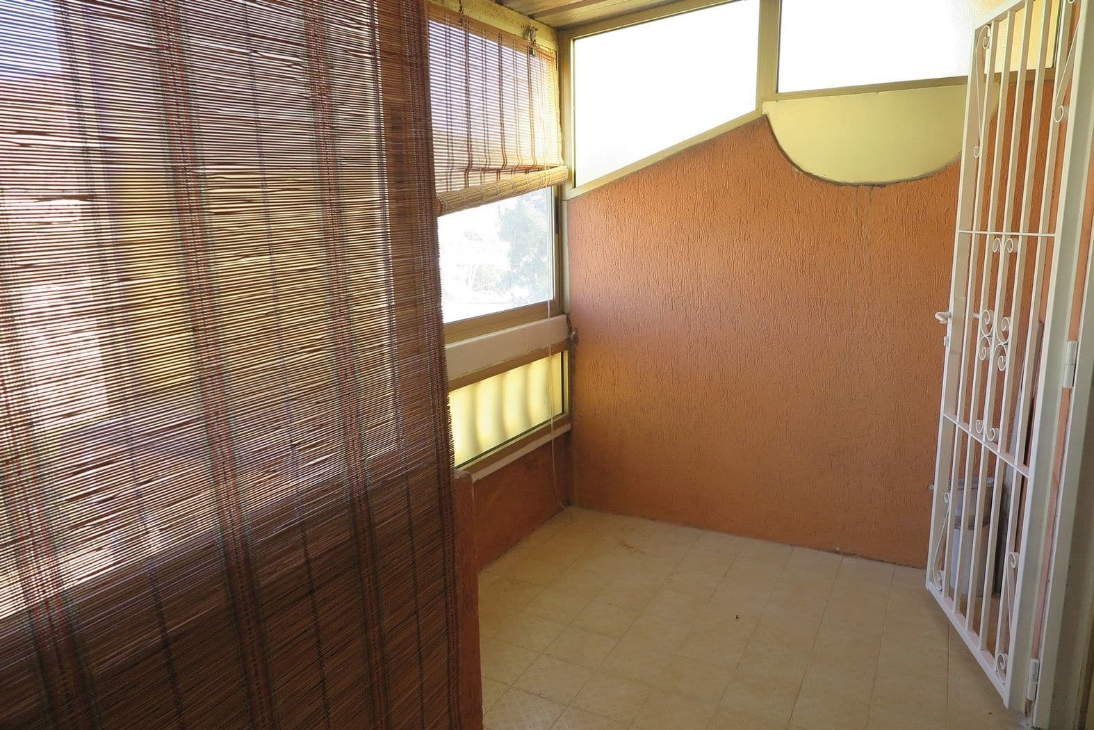 Pareado de 3 habitaciones en El Campello en alquiler con piscina garaje - 1.000 € (Ref: 10049978)