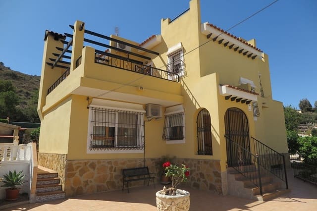 Chalet de 4 habitaciones en Cala d'Or, El Campello en venta con piscina garaje - 515.000 € (Ref: 3705679)