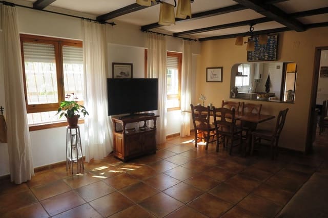 Chalet de 4 habitaciones en Cala d'Or, El Campello en venta con piscina garaje - 515.000 € (Ref: 3705679)