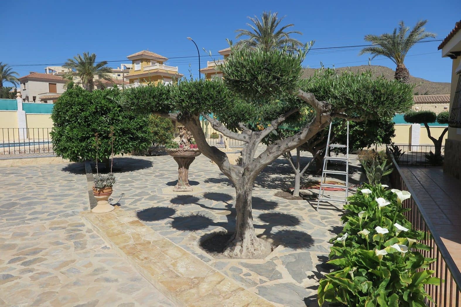 4 bedroom Villa for sale in El Campello with pool garage - € 515,000 (Ref: 3705679)