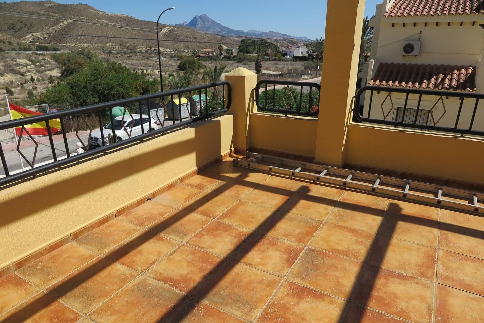 4 bedroom Villa for sale in El Campello with pool garage - € 515,000 (Ref: 3705679)