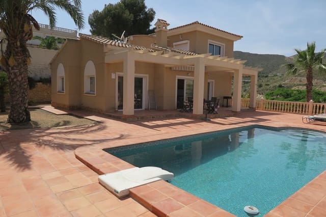 4 bedroom Villa for sale in El Campello with pool garage - € 695,000 (Ref: 7934596)