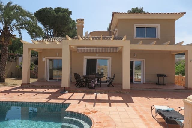 4 bedroom Villa for sale in El Campello with pool garage - € 695,000 (Ref: 7934596)