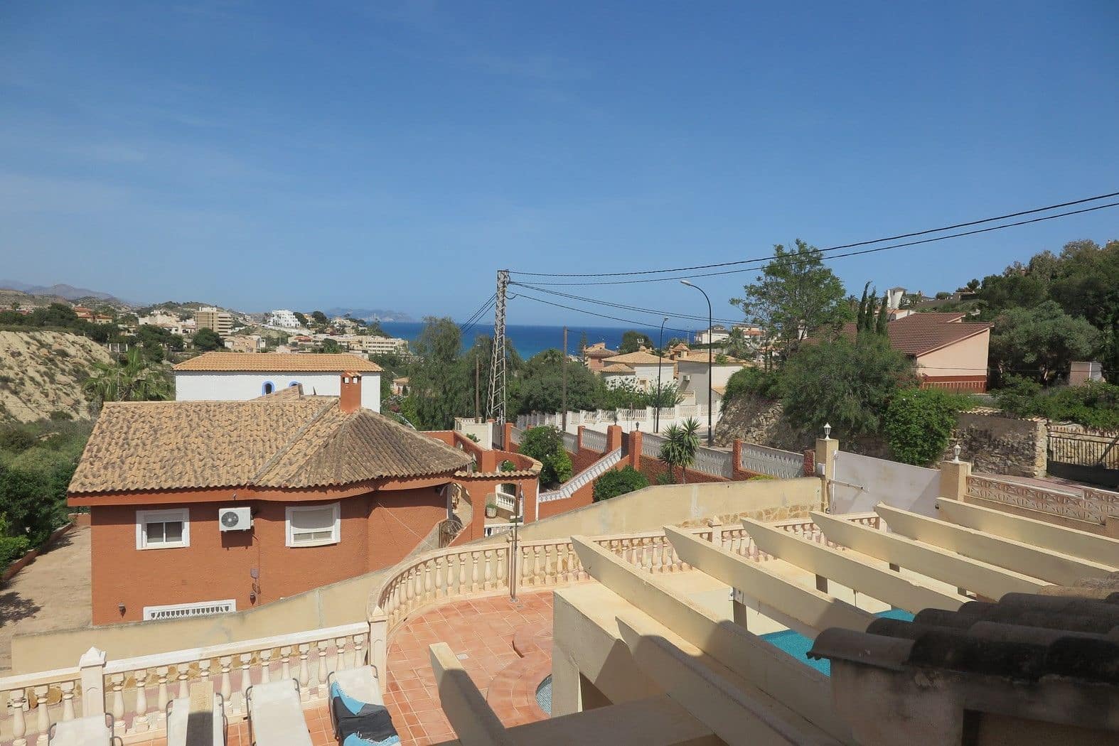 4 bedroom Villa for sale in El Campello with pool garage - € 695,000 (Ref: 7934596)