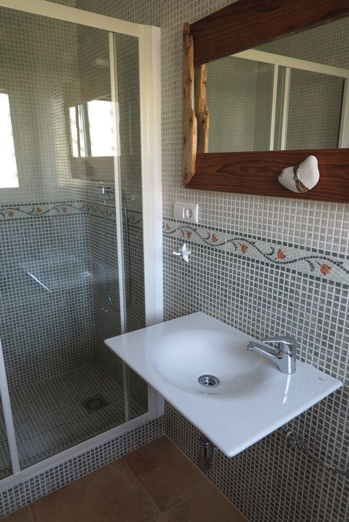 4 bedroom Villa for sale in El Campello with pool garage - € 695,000 (Ref: 7934596)