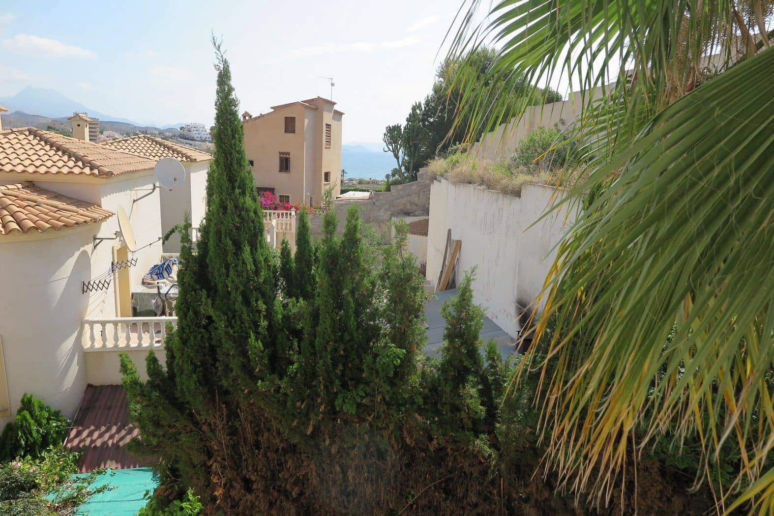 4 bedroom Villa for sale in El Campello with pool - € 429,000 (Ref: 7934605)