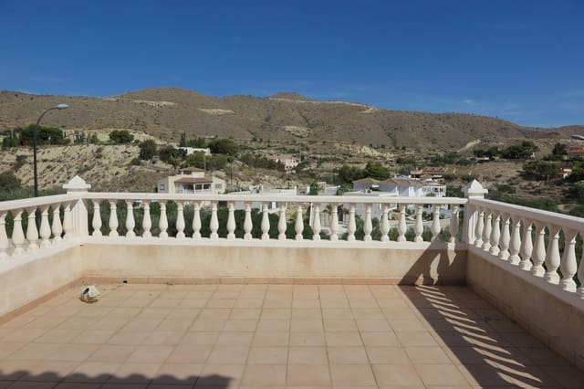 4 soverom Villa til salgs i El Campello med svømmebasseng - € 640 000 (Ref: 7934605)