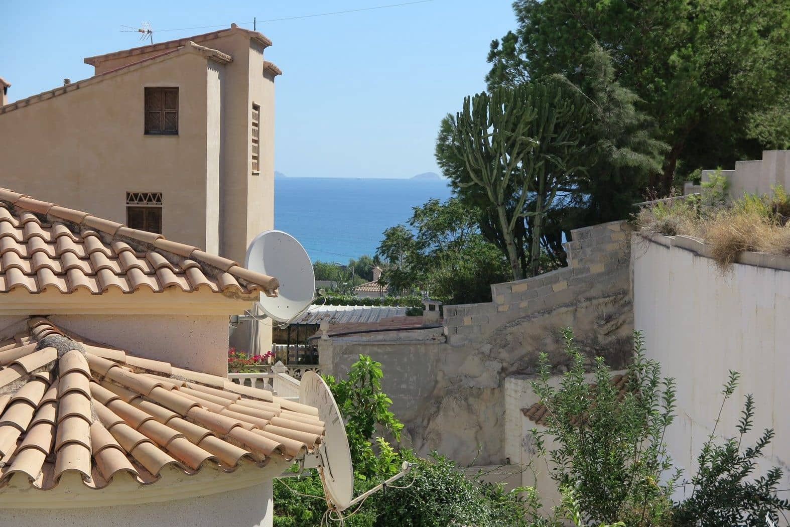 4 bedroom Villa for sale in El Campello with pool - € 429,000 (Ref: 7934605)