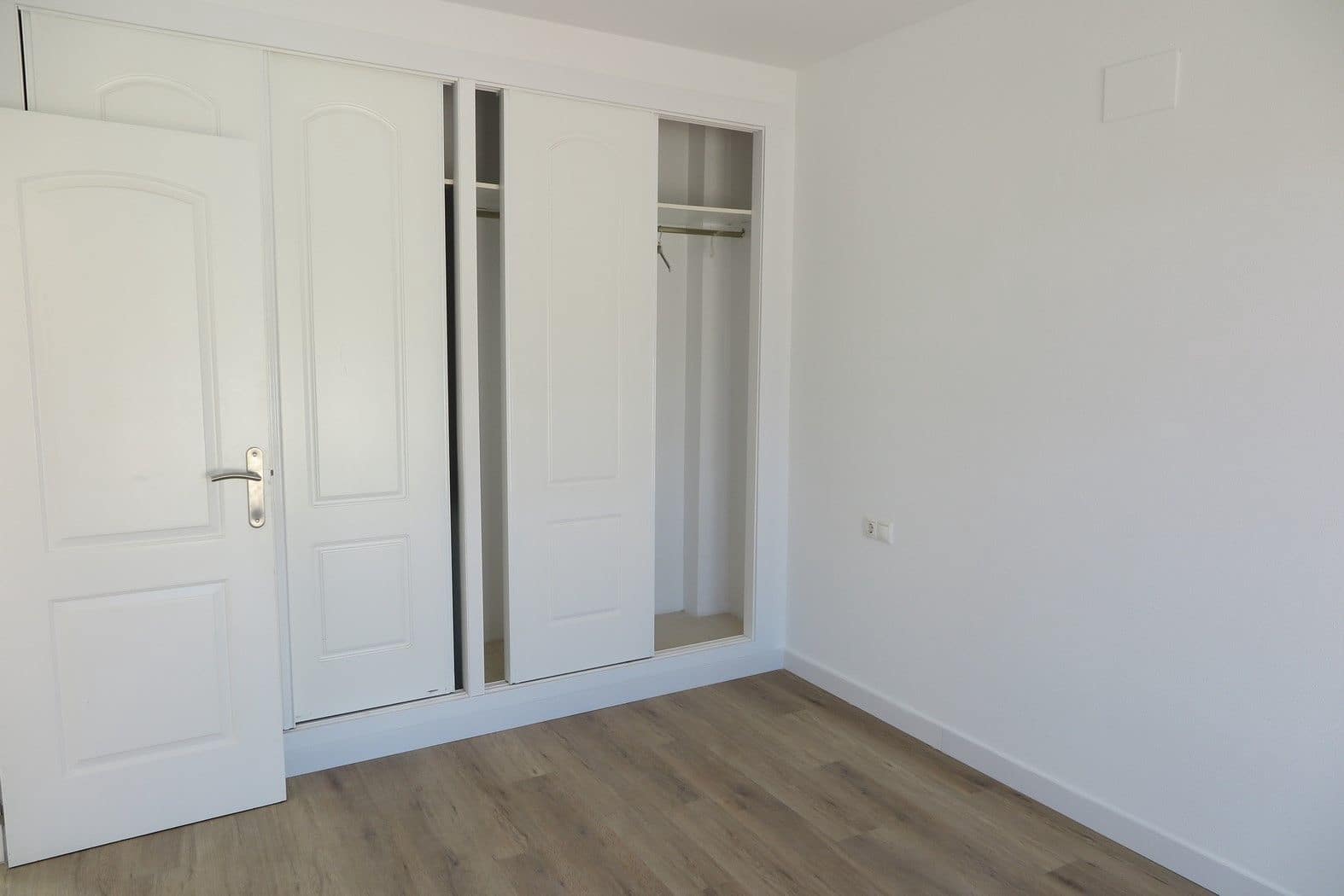 4 bedroom Villa for sale in El Campello with pool - € 640,000 (Ref: 7934605)