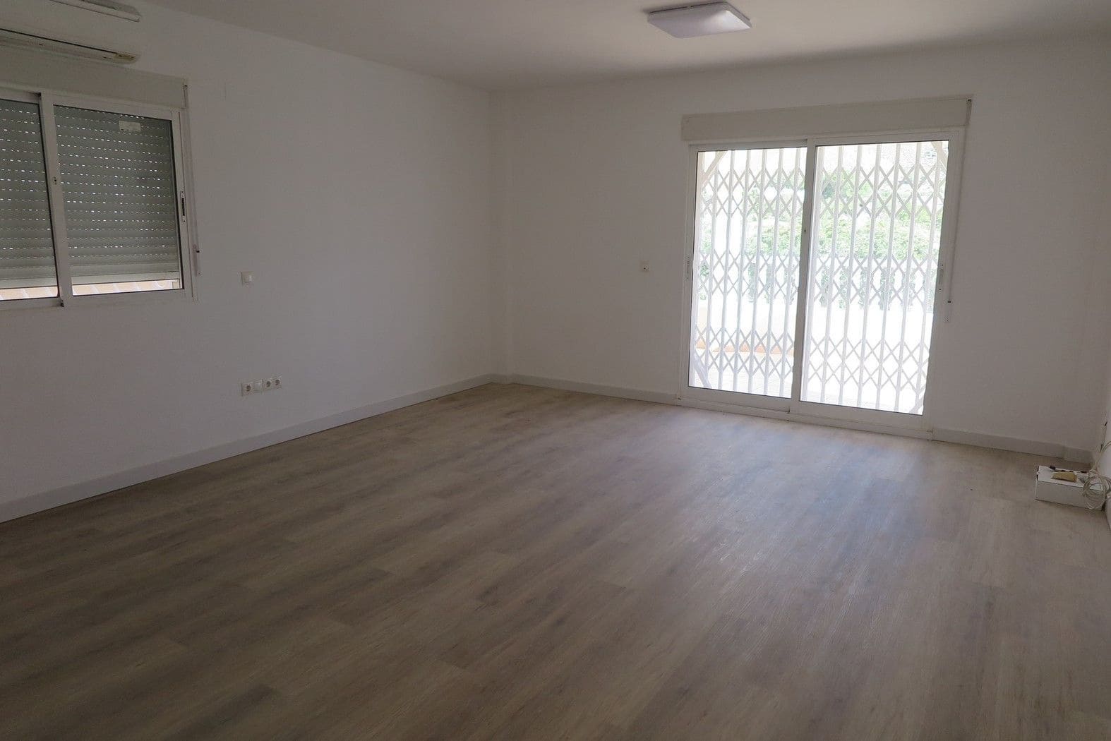 4 bedroom Villa for sale in El Campello with pool - € 640,000 (Ref: 7934605)