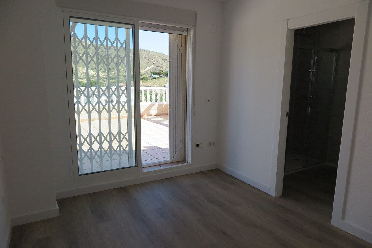 4 bedroom Villa for sale in El Campello with pool - € 640,000 (Ref: 7934605)