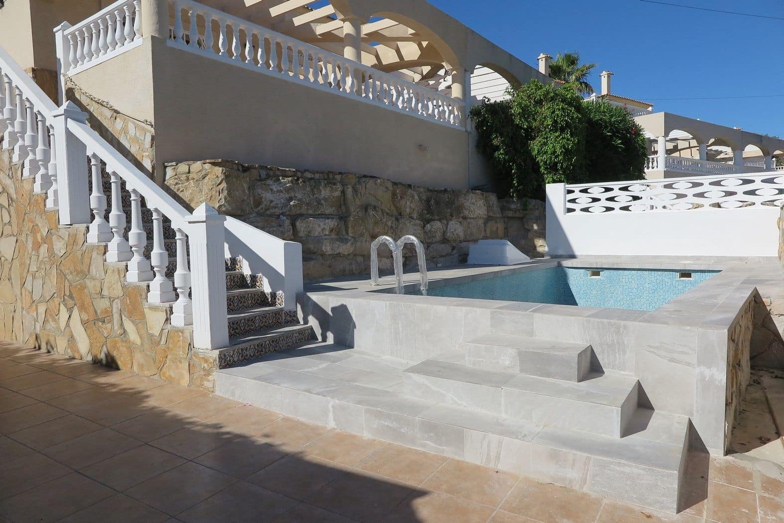 4 bedroom Villa for sale in El Campello with pool - € 640,000 (Ref: 7934605)