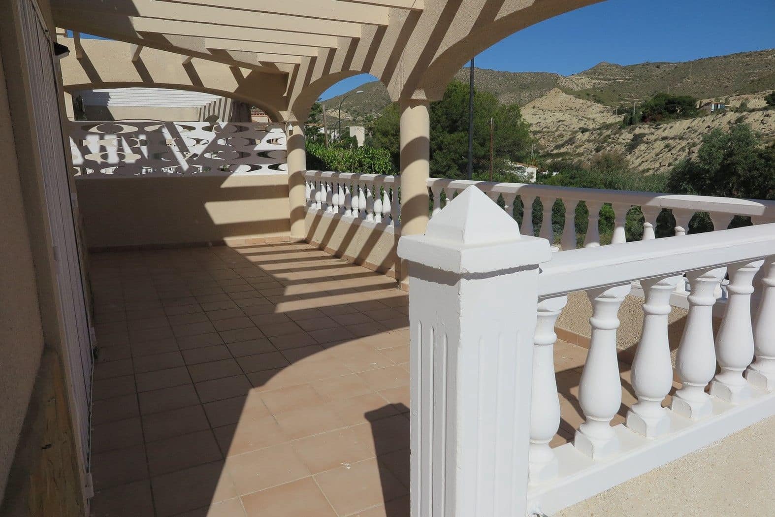 4 bedroom Villa for sale in El Campello with pool - € 640,000 (Ref: 7934605)