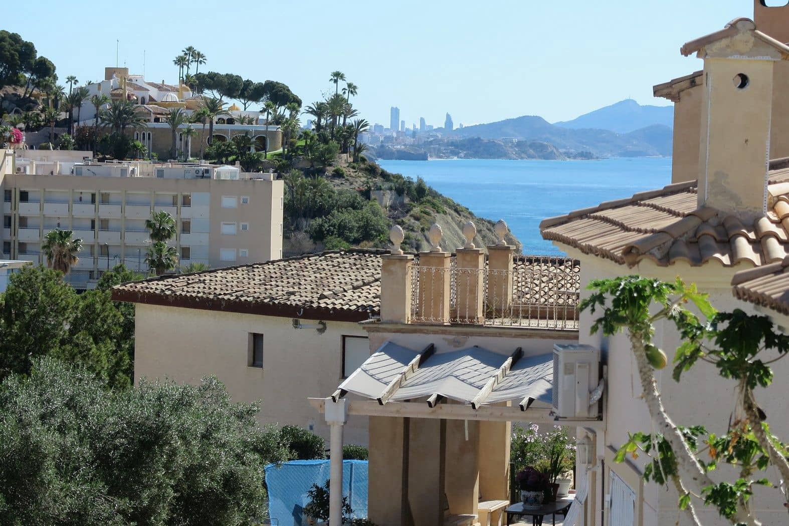 4 bedroom Villa for sale in El Campello with pool - € 640,000 (Ref: 7934605)