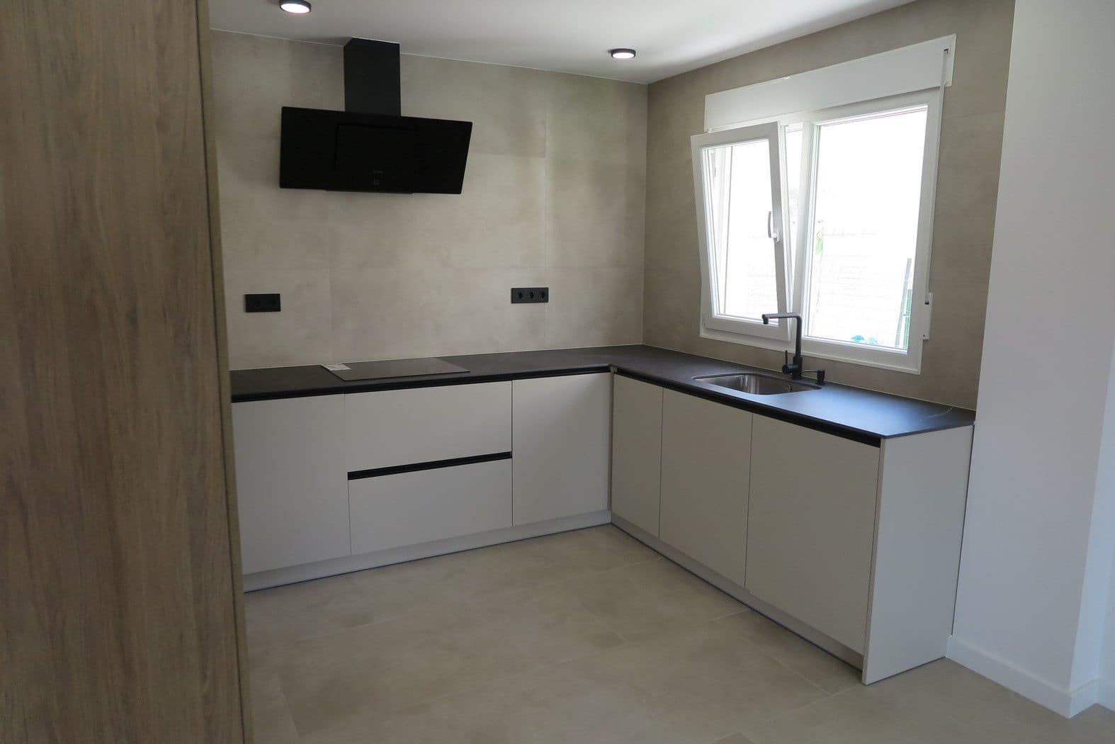 3 bedroom Villa for sale in El Campello - € 550,000 (Ref: 9435954)