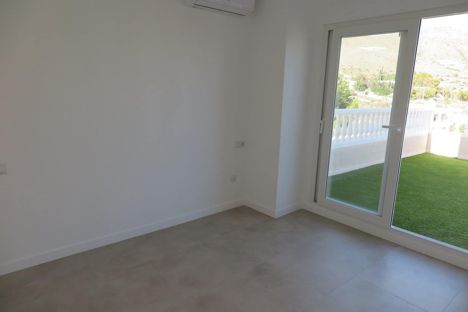 3 bedroom Villa for sale in El Campello - € 550,000 (Ref: 9435954)