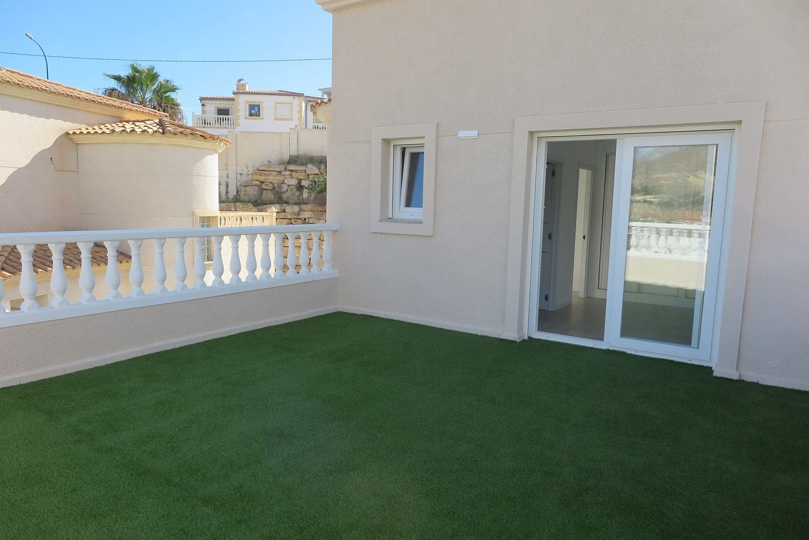 3 bedroom Villa for sale in El Campello - € 550,000 (Ref: 9435954)