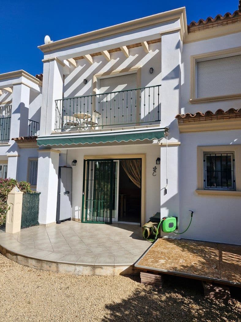 2 makuuhuone Paritalo myytävänä paikassa El Campello mukana uima-altaan 
autotalli - 239 000 € (Ref: 9435955)