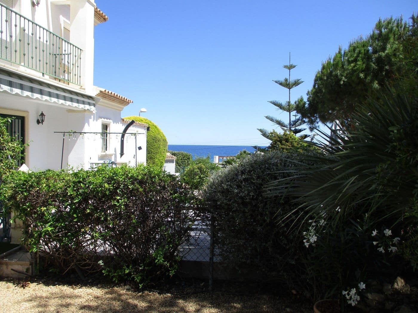 2 makuuhuone Paritalo myytävänä paikassa El Campello mukana uima-altaan 
autotalli - 239 000 € (Ref: 9435955)