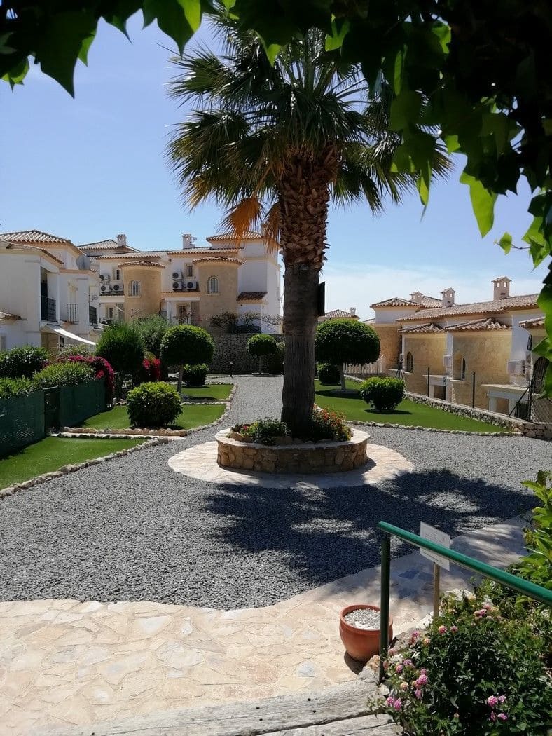 2 makuuhuone Paritalo myytävänä paikassa El Campello mukana uima-altaan 
autotalli - 239 000 € (Ref: 9435955)