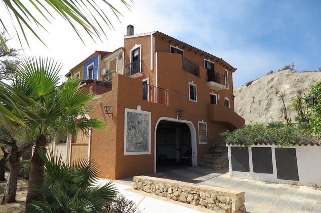 Bungalow de 3 habitaciones en Cala d'Or, El Campello en venta con piscina garaje - 279.000 € (Ref: 9435956)