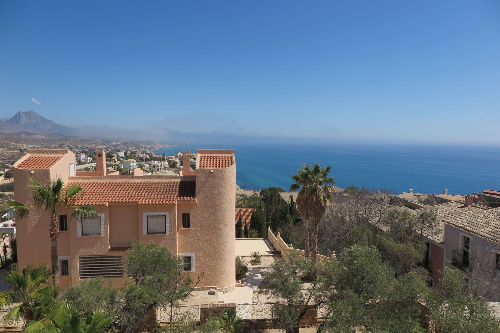 Bungalow de 3 habitaciones en El Campello en venta con piscina garaje - 279.000 € (Ref: 9435956)