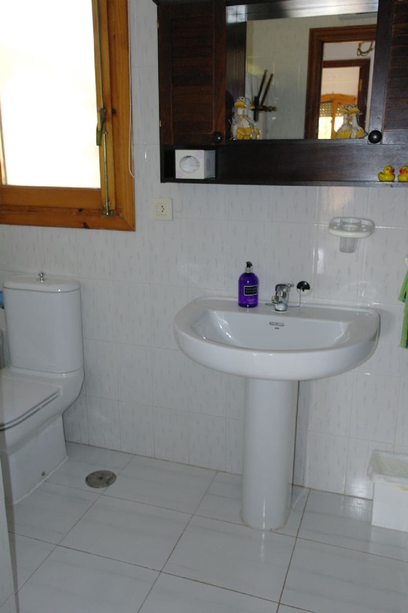 4 soveværelse Villa til salg i El Campello med swimmingpool - € 595.000 (Ref: 9435957)