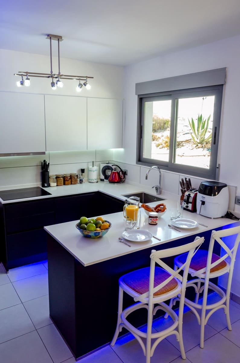 3 bedroom Villa for sale in El Campello with pool garage - € 729,000 (Ref: 9435959)