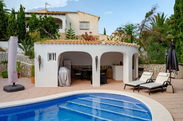 3 bedroom Villa for sale in El Campello with pool garage - € 729,000 (Ref: 9435959)